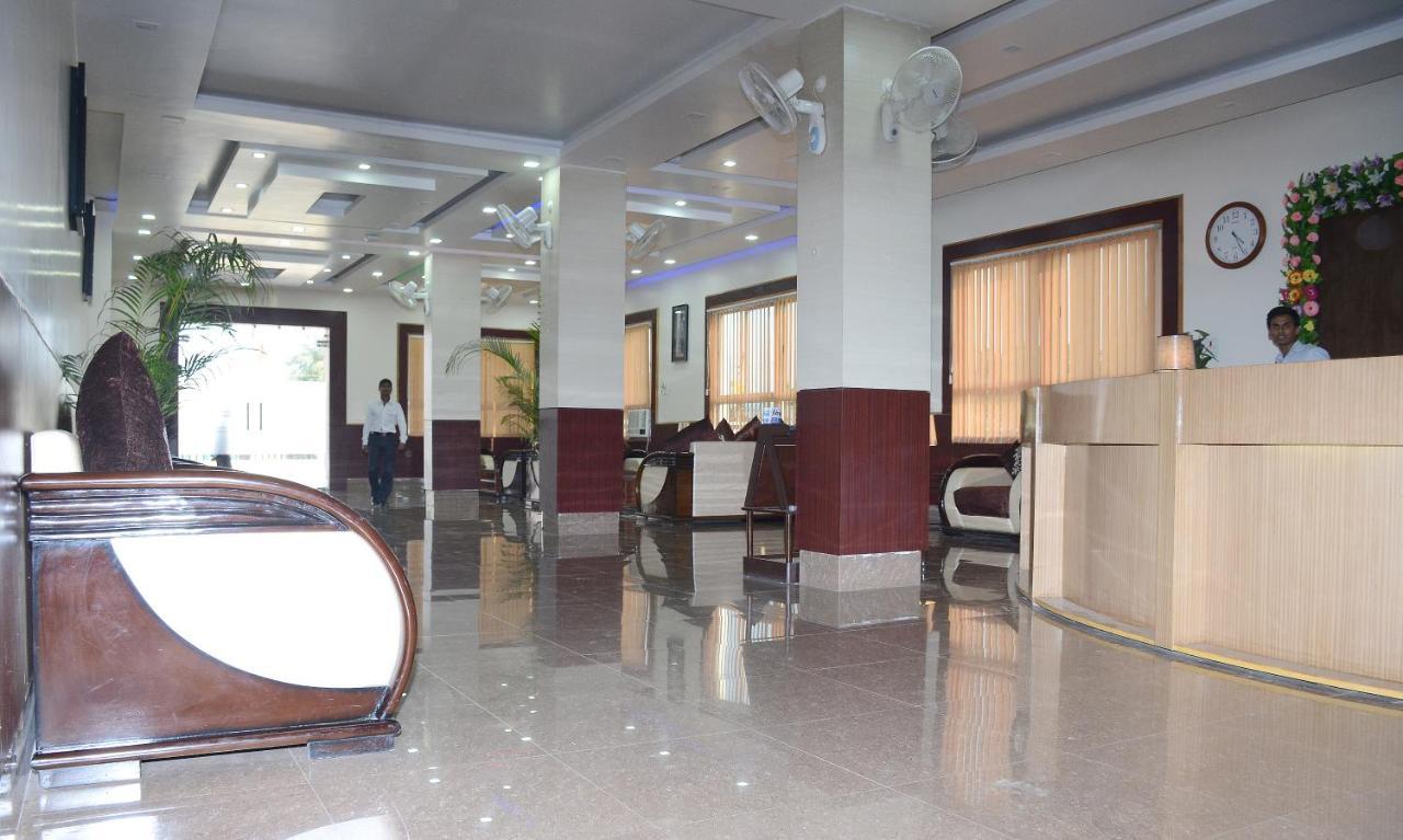 Vaishnavi Clarks Inn Buxar Exterior photo