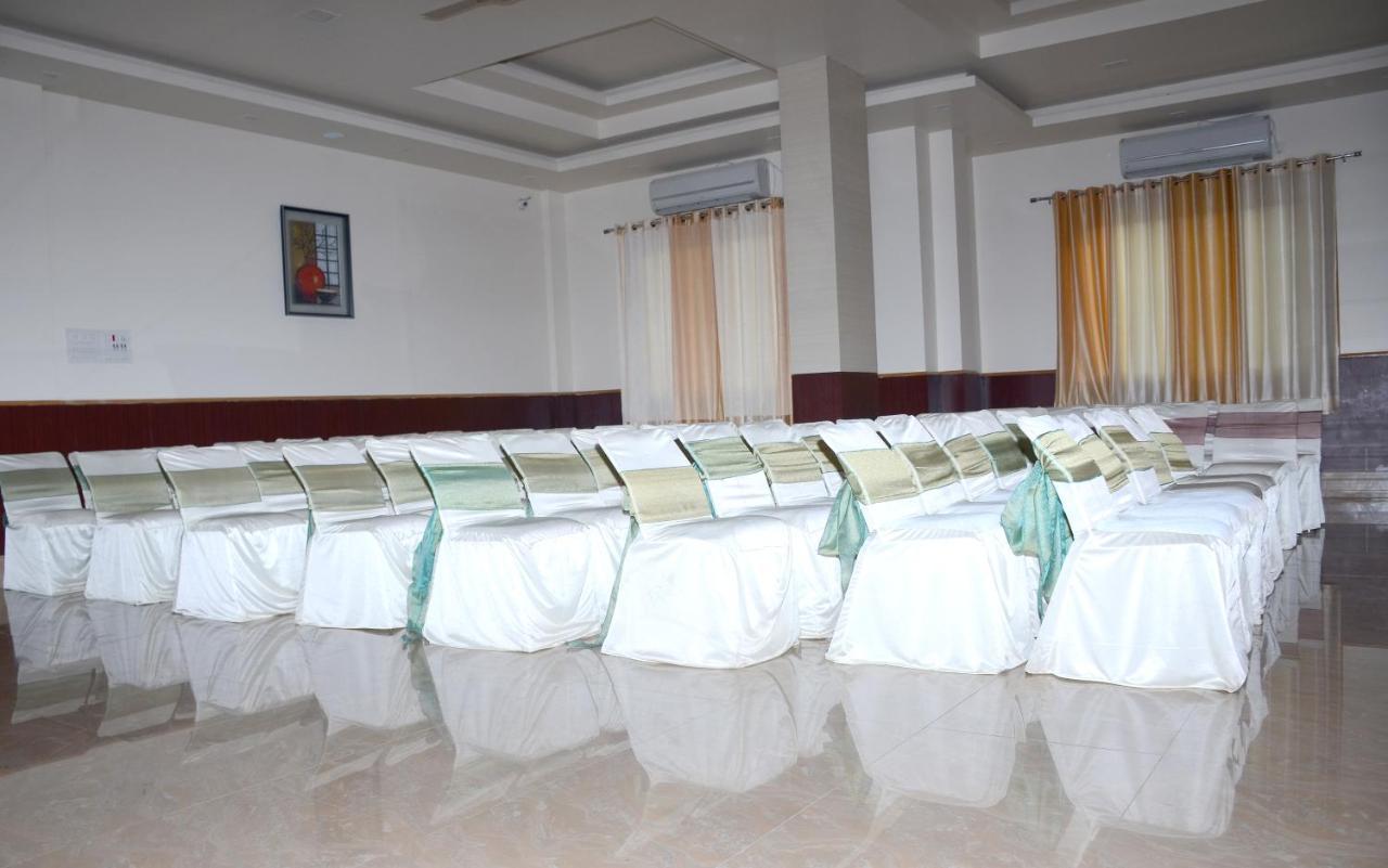 Vaishnavi Clarks Inn Buxar Exterior photo