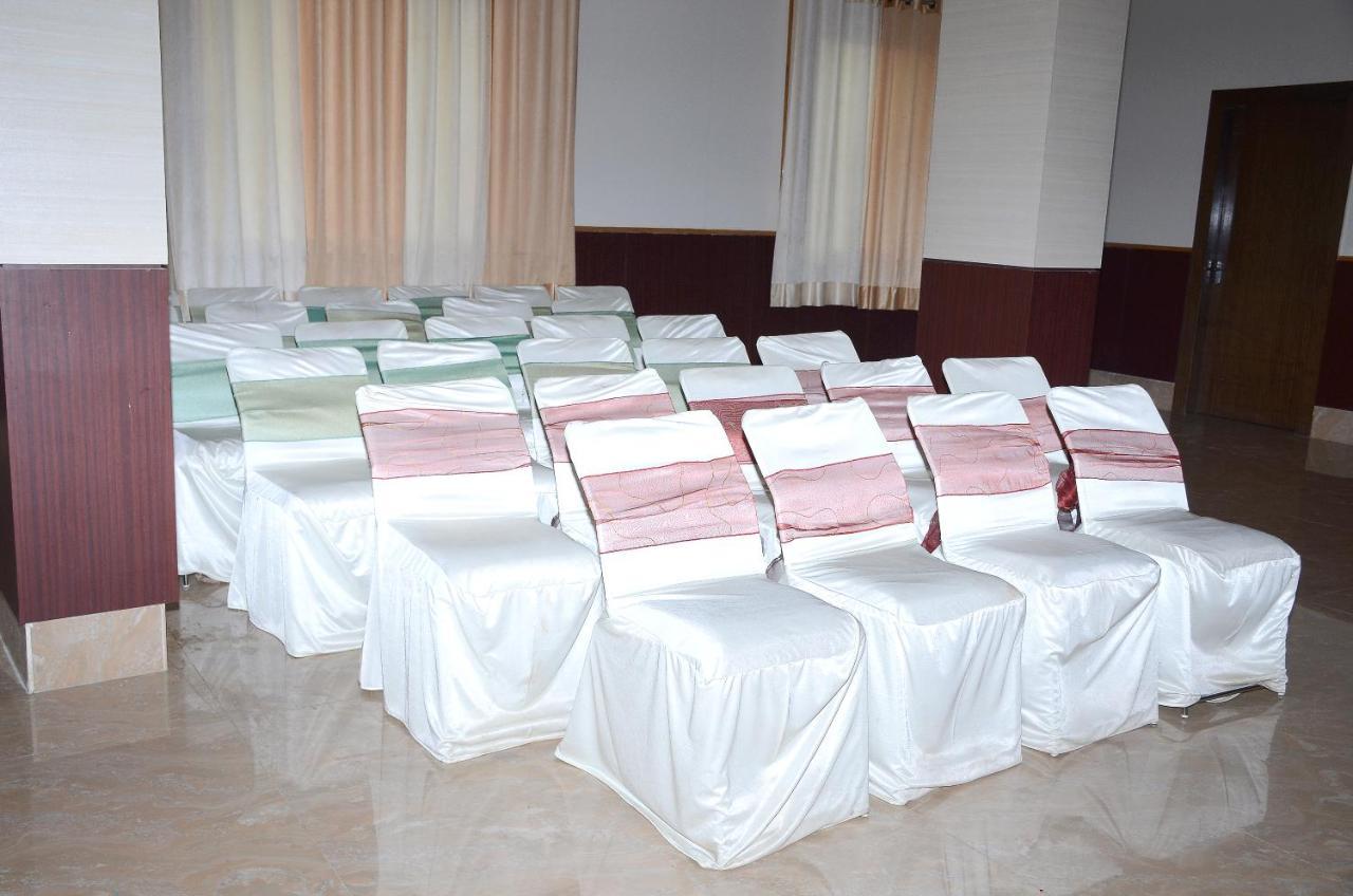 Vaishnavi Clarks Inn Buxar Exterior photo
