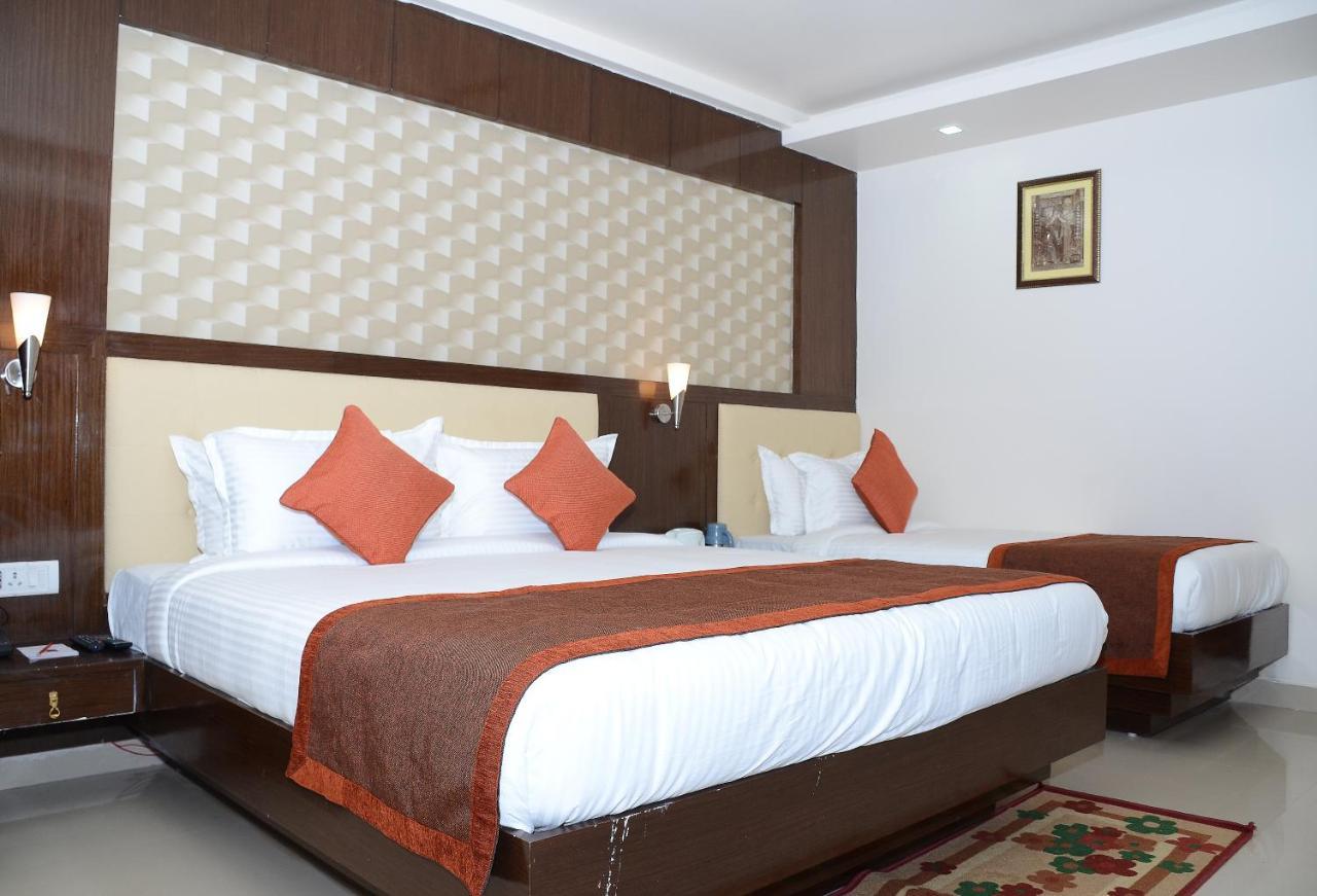 Vaishnavi Clarks Inn Buxar Exterior photo